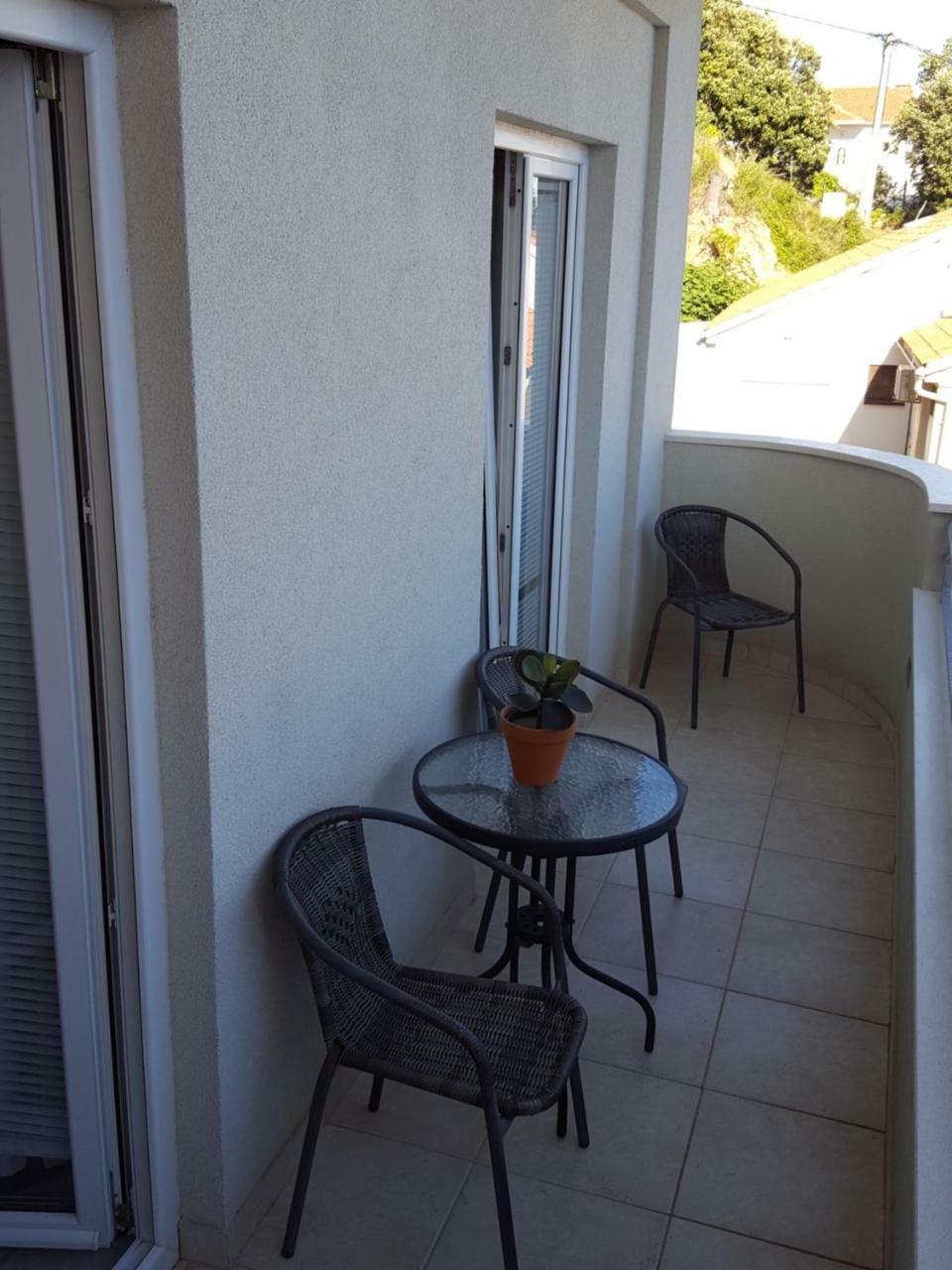 Apartmani Katja Omiš Eksteriør billede