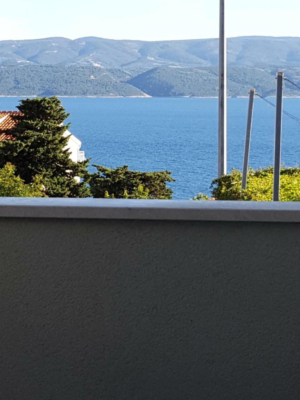 Apartmani Katja Omiš Eksteriør billede