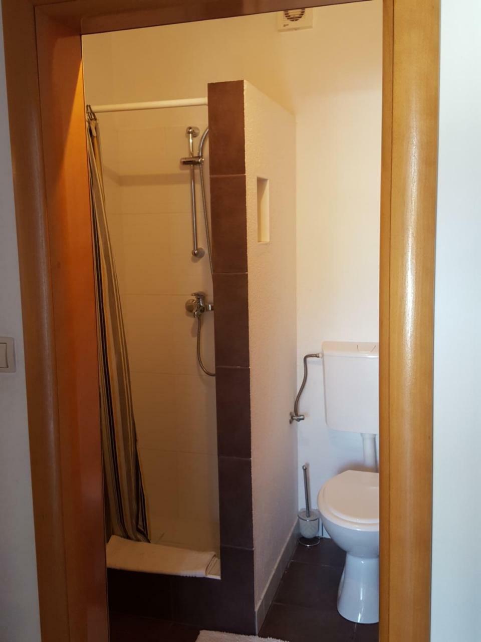 Apartmani Katja Omiš Eksteriør billede